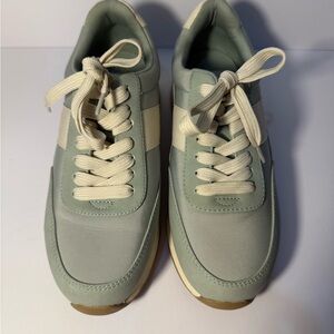 Dolce Vita Zabble Stylish Green Sneakers for Women Size 7